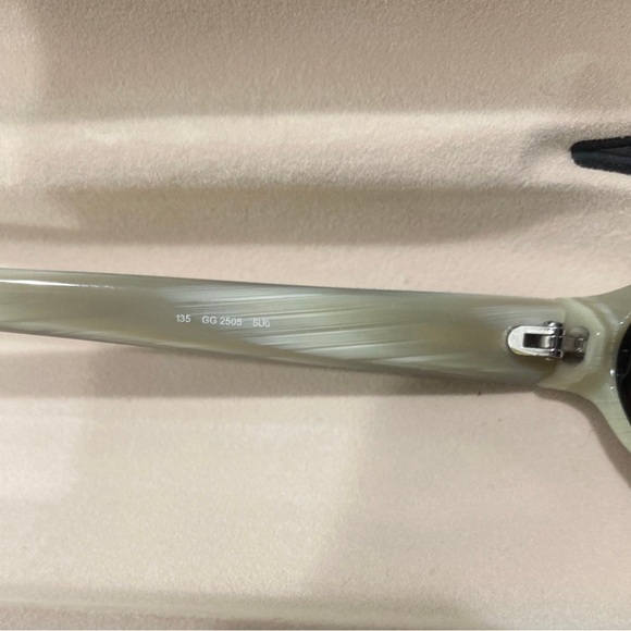 NWT Gucci cat/ retro shaped women’s sunglasses - Picture 5 of 6